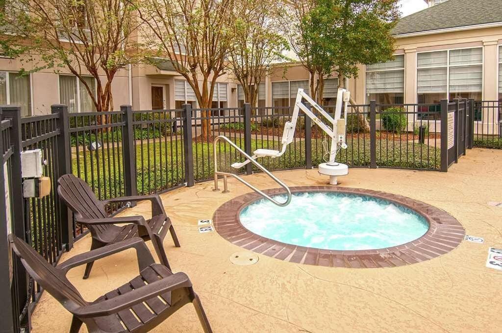 Отель Wyndham Garden New Orleans Airport Кеннер Экстерьер фото
