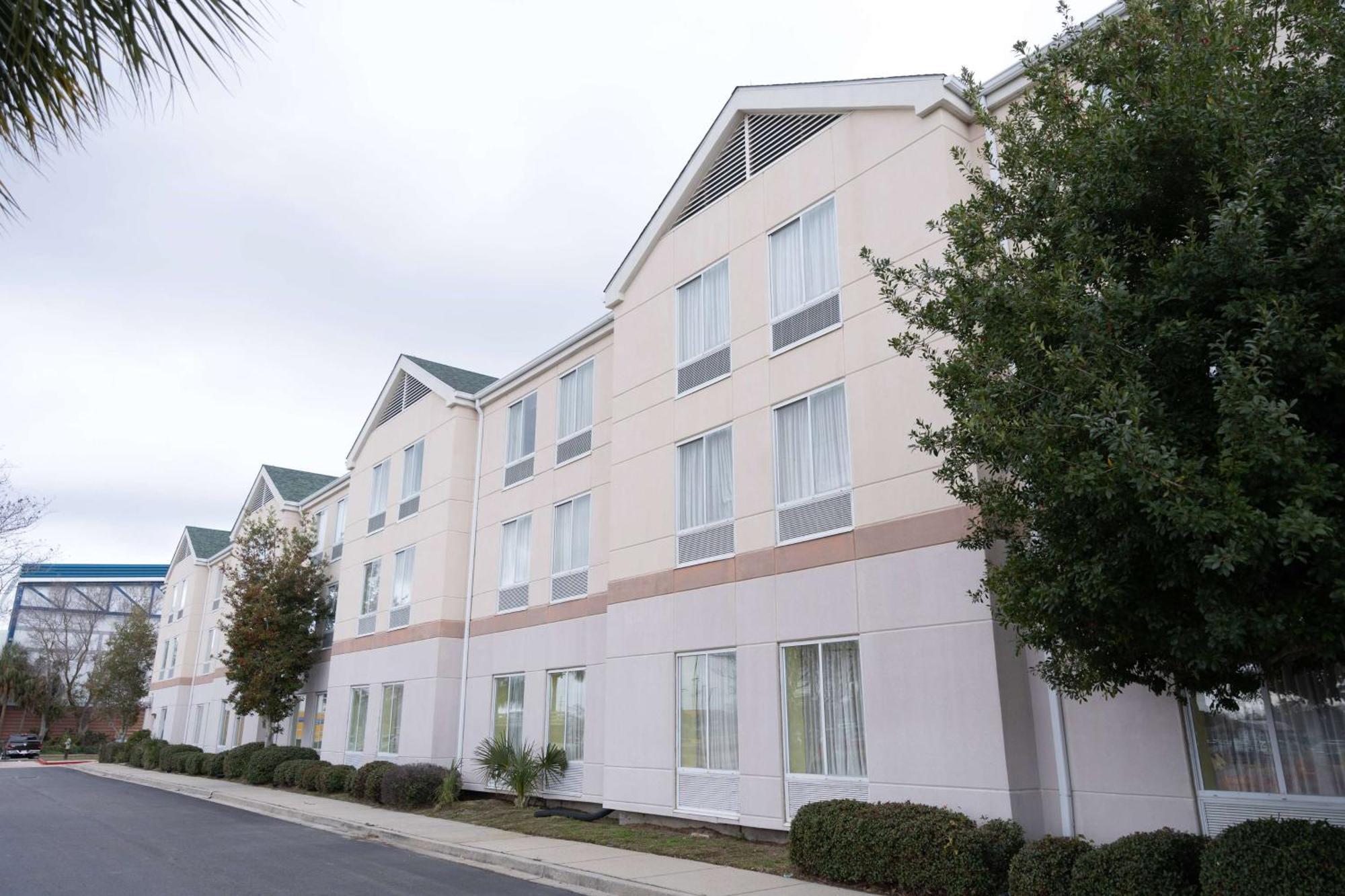 Отель Wyndham Garden New Orleans Airport Кеннер Экстерьер фото